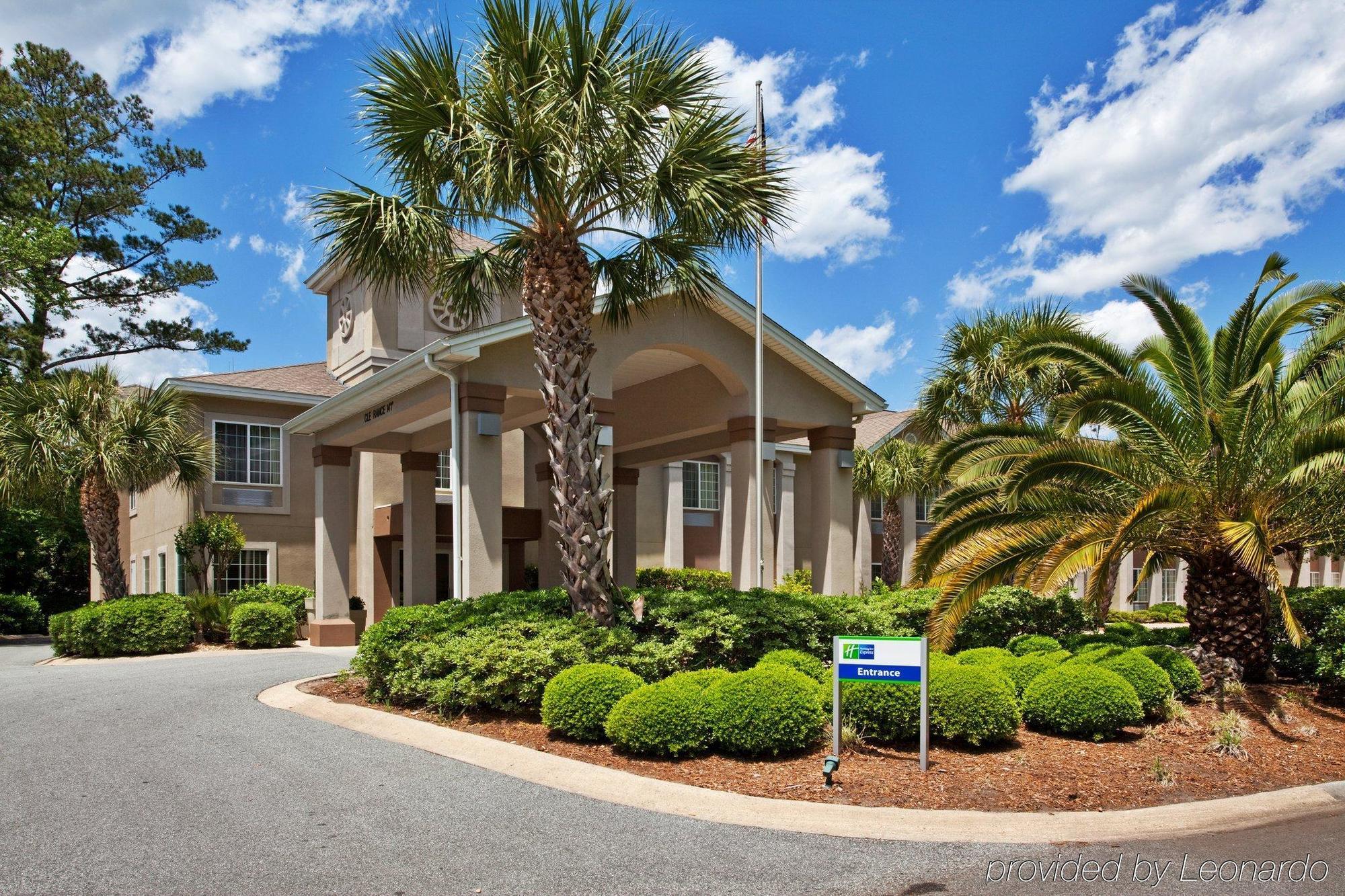 ฮอลิเดย์ อินน์ เอ็กซ์เพรส เซนต์ไซม่อน ไอแลนด์ St. Simons Island ภายนอก รูปภาพ